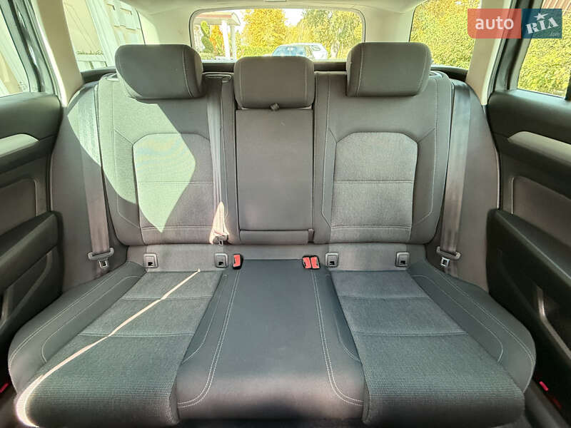 Универсал Volkswagen Passat 2018 в Броварах фото 39 Универсал Volkswagen Passat 2018 в Броварах