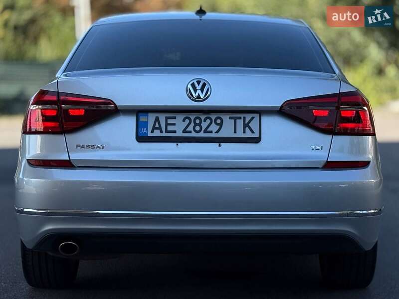 Седан Volkswagen Passat 2018 в Павлограді