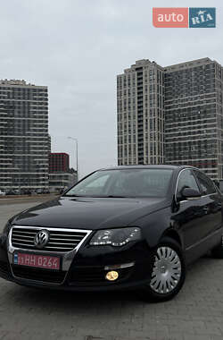 Седан Volkswagen Passat 2008 в Киеве