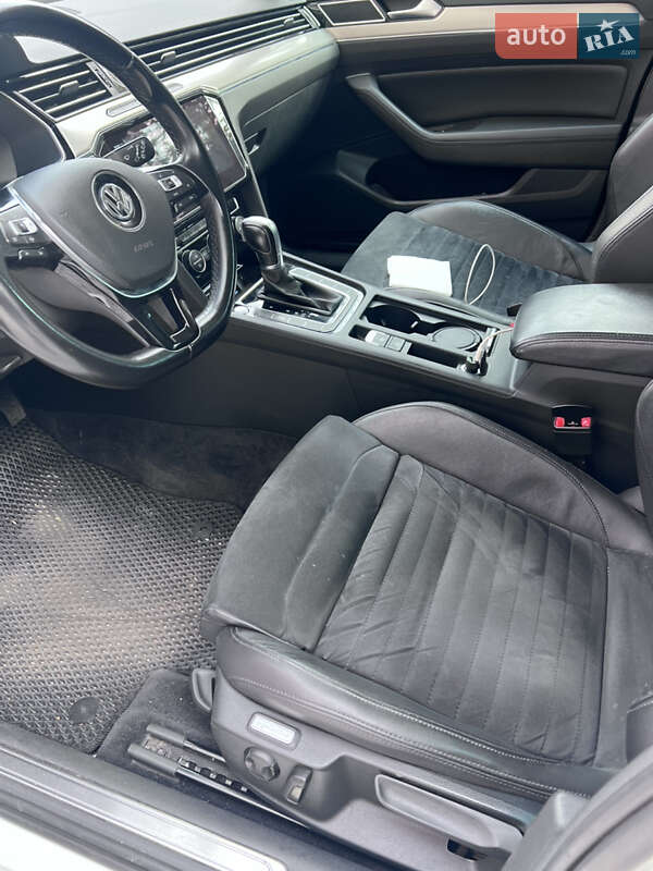 Универсал Volkswagen Passat 2018 в Житомире