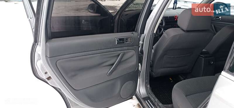 Универсал Volkswagen Passat 2004 в Тлумаче