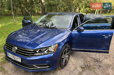 Седан Volkswagen Passat 2015 в Одессе