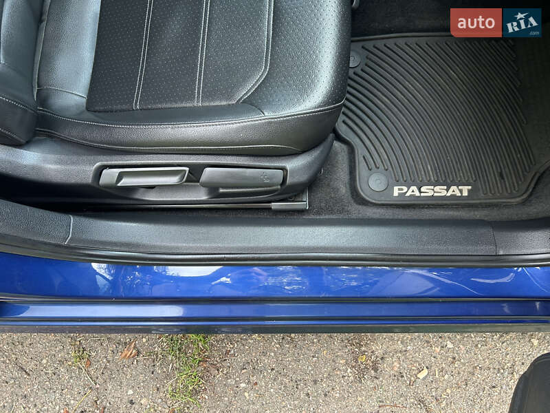 Седан Volkswagen Passat 2015 в Одессе