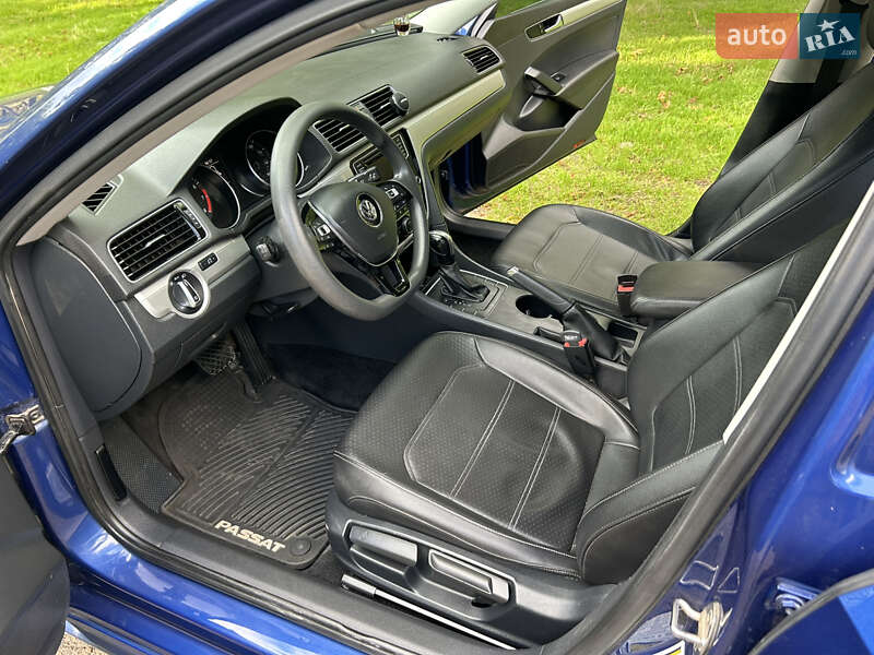Седан Volkswagen Passat 2015 в Одессе