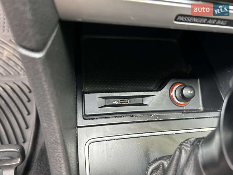 Седан Volkswagen Passat 2015 в Одессе