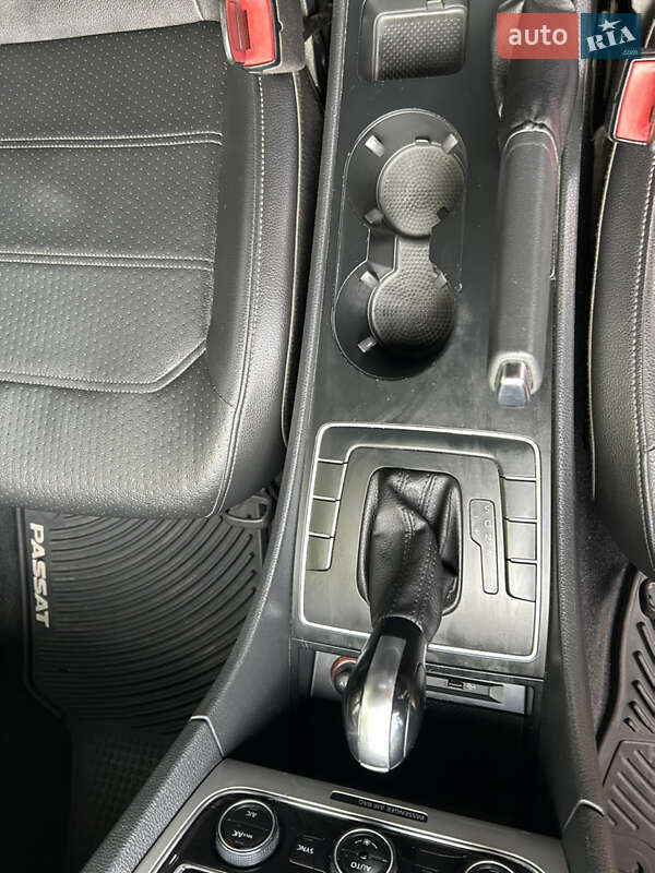 Седан Volkswagen Passat 2015 в Одессе