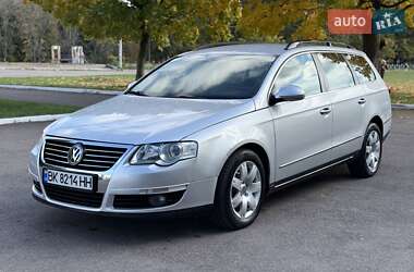Универсал Volkswagen Passat 2010 в Ровно