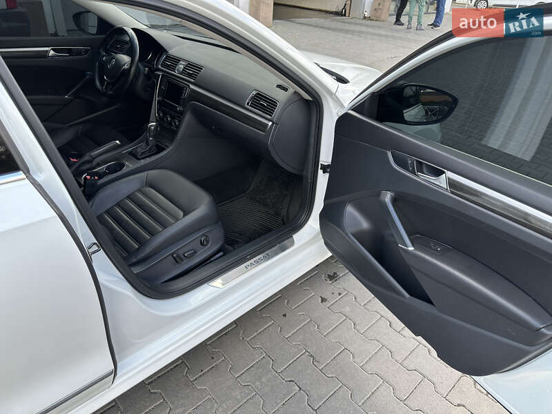 Седан Volkswagen Passat 2016 в Виннице