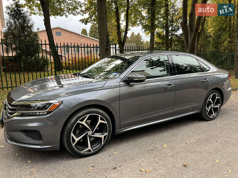 Седан Volkswagen Passat 2020 в Львове