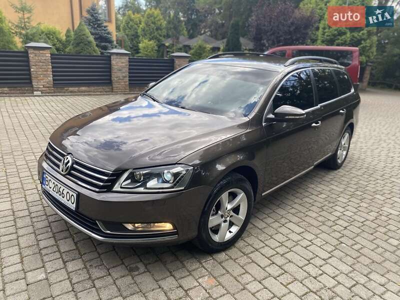 Універсал Volkswagen Passat 2012 в Мостиській