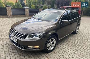 Универсал Volkswagen Passat 2012 в 