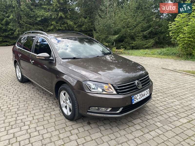 Універсал Volkswagen Passat 2012 в Мостиській