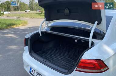 Седан Volkswagen Passat 2015 в 