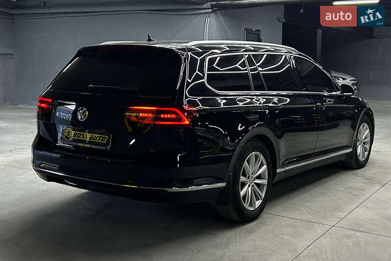 Універсал Volkswagen Passat 2018 в Чернівцях