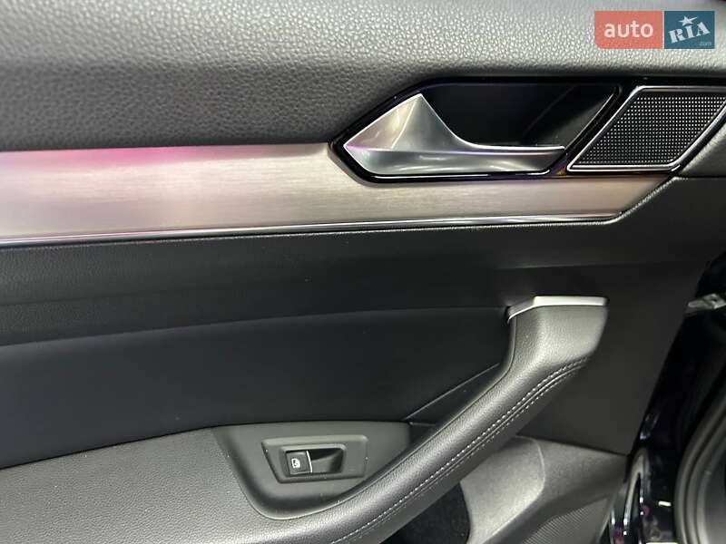 Універсал Volkswagen Passat 2018 в Чернівцях