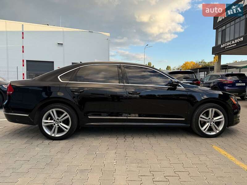 Седан Volkswagen Passat 2012 в Одесі