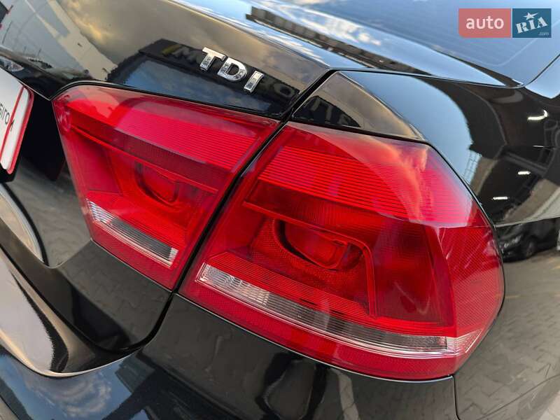 Седан Volkswagen Passat 2012 в Одесі