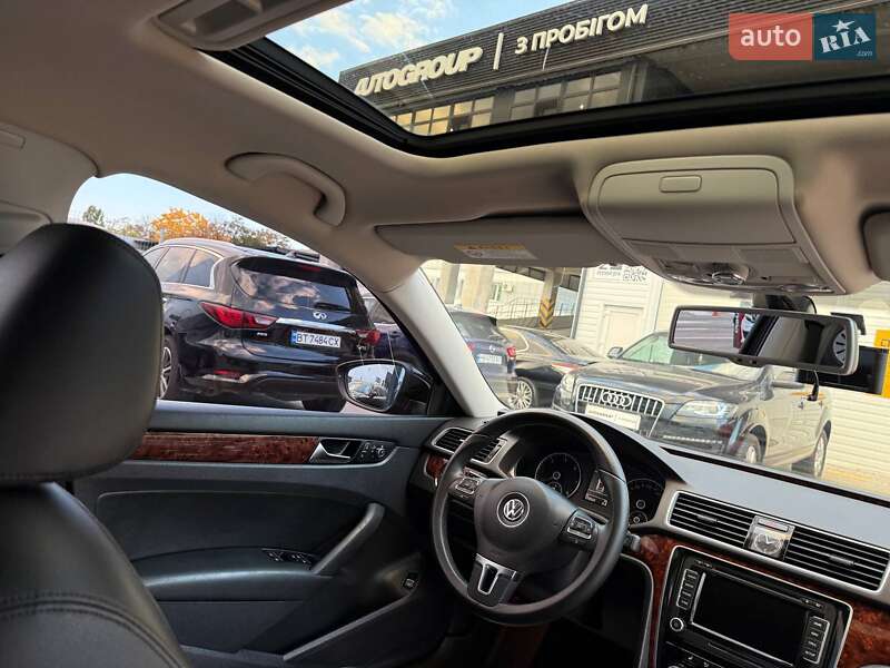 Седан Volkswagen Passat 2012 в Одесі