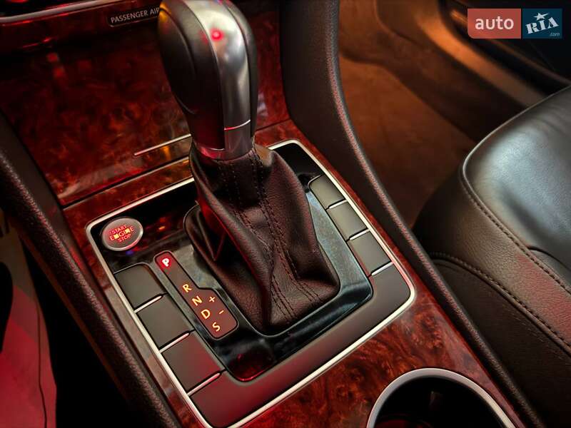 Седан Volkswagen Passat 2012 в Одесі