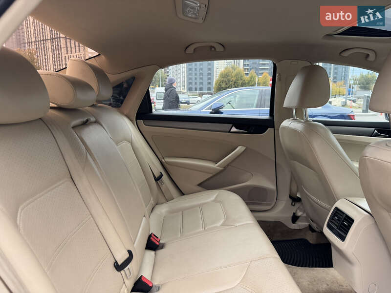 Седан Volkswagen Passat 2014 в Києві