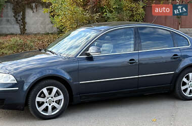 Седан Volkswagen Passat 2004 в  фото 8 Седан Volkswagen Passat 2004 в
