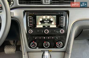 Седан Volkswagen Passat 2014 в 