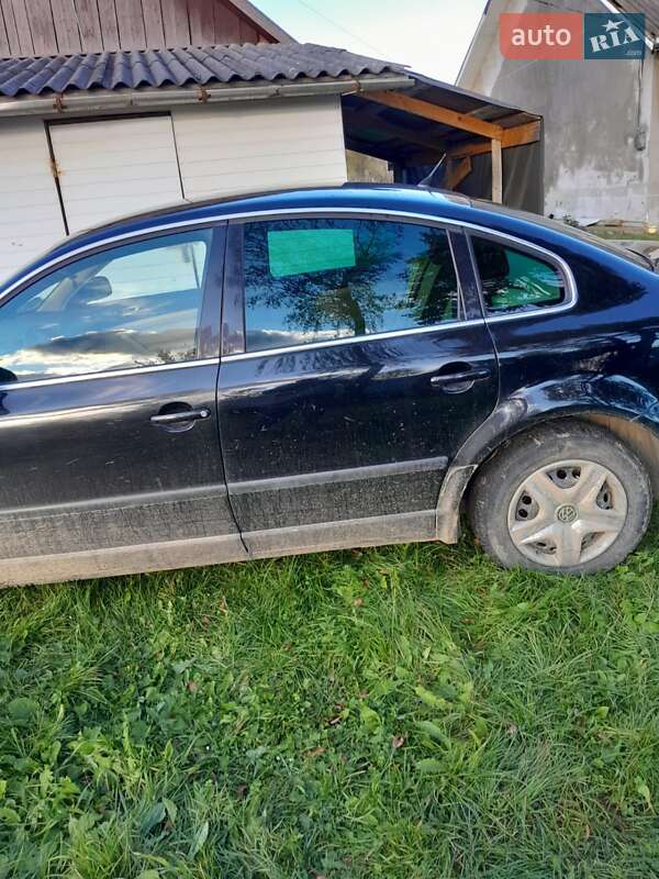 Седан Volkswagen Passat 2001 в Чернівцях