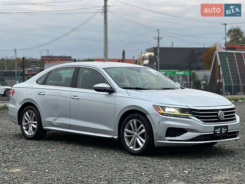 Седан Volkswagen Passat 2020 в Луцке