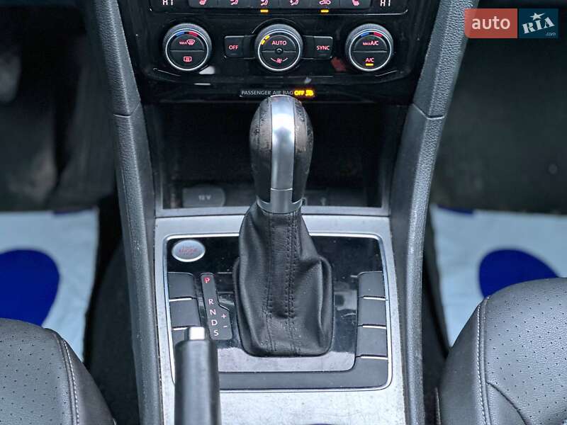 Седан Volkswagen Passat 2020 в Луцке