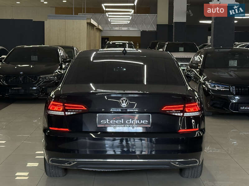 Седан Volkswagen Passat 2021 в Николаеве
