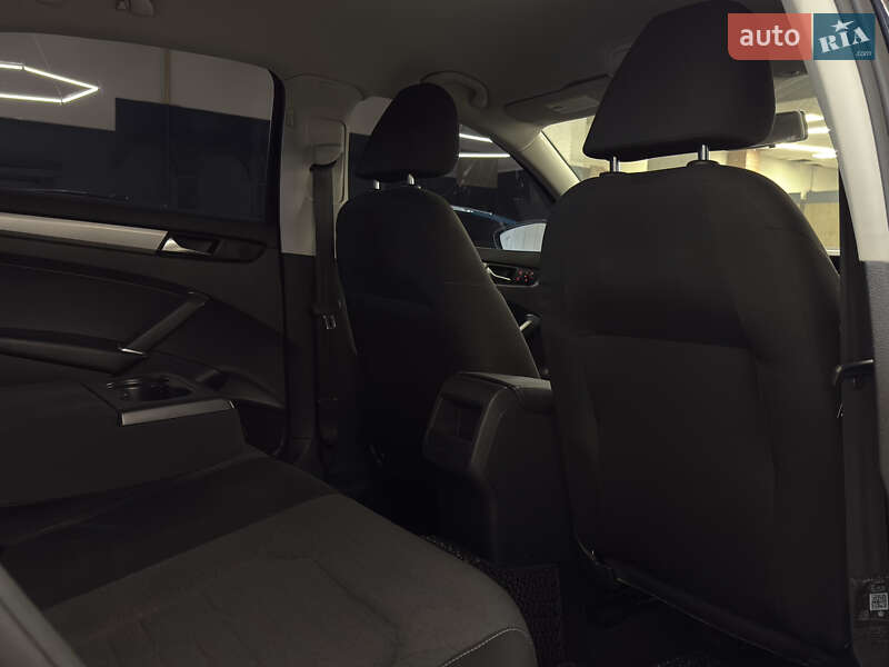 Седан Volkswagen Passat 2021 в Николаеве