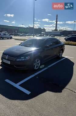 Седан Volkswagen Passat 2013 в Києві