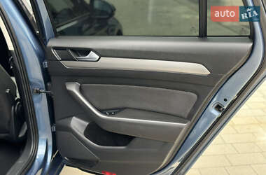 Универсал Volkswagen Passat 2015 в 