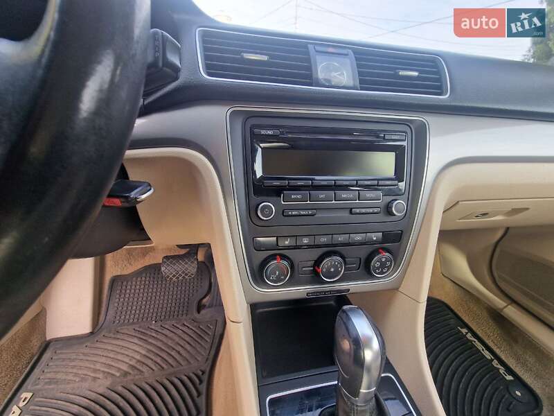 Седан Volkswagen Passat 2013 в Запорожье