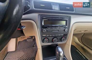 Седан Volkswagen Passat 2013 в 
