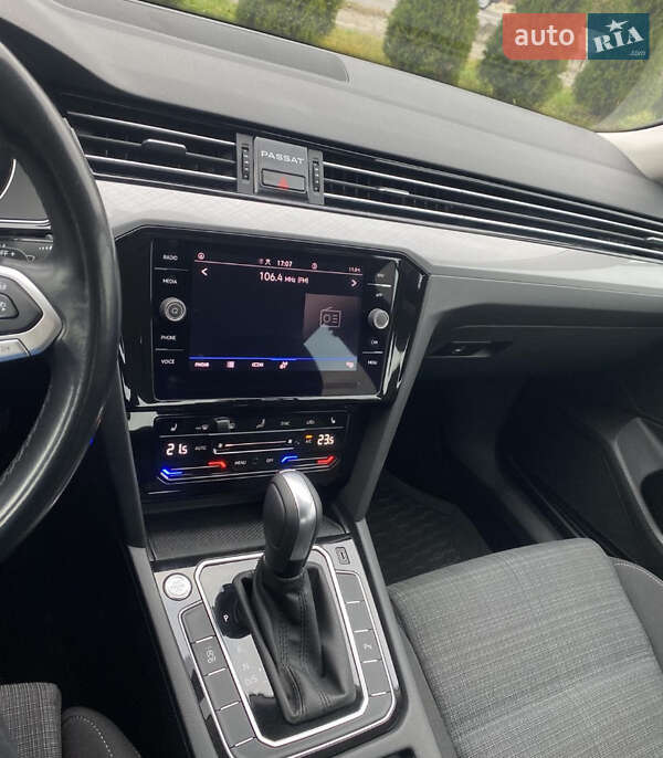 Седан Volkswagen Passat 2020 в Дрогобичі