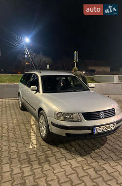 Универсал Volkswagen Passat 2000 в Кицмани