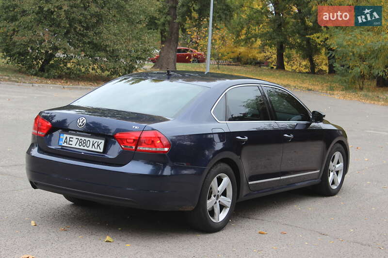 Седан Volkswagen Passat 2015 в Днепре