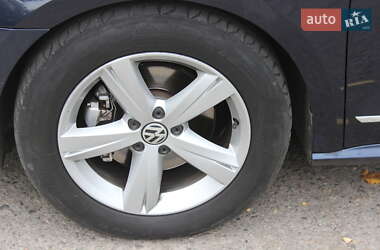 Седан Volkswagen Passat 2015 в 