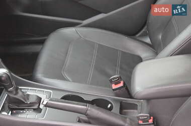 Седан Volkswagen Passat 2015 в 