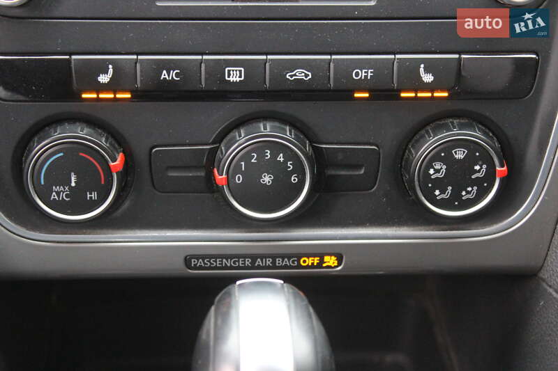 Седан Volkswagen Passat 2015 в Днепре