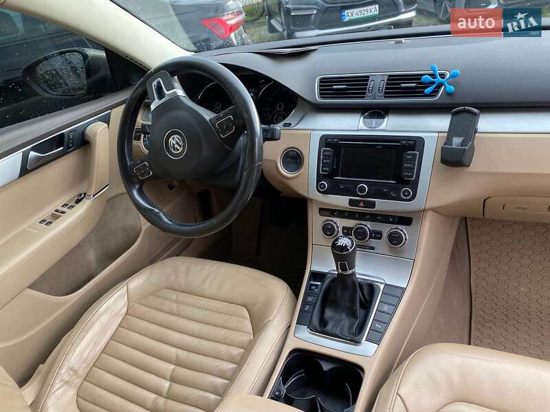 Универсал Volkswagen Passat 2013 в Львове