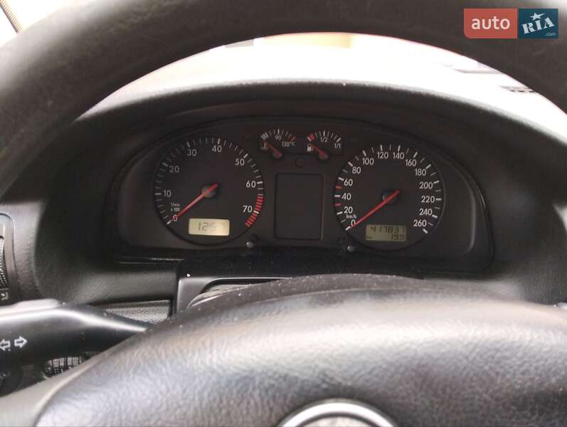 Седан Volkswagen Passat 1998 в Ивано-Франковске