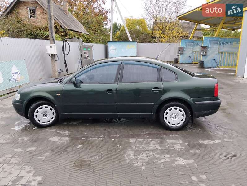 Седан Volkswagen Passat 1998 в Ивано-Франковске