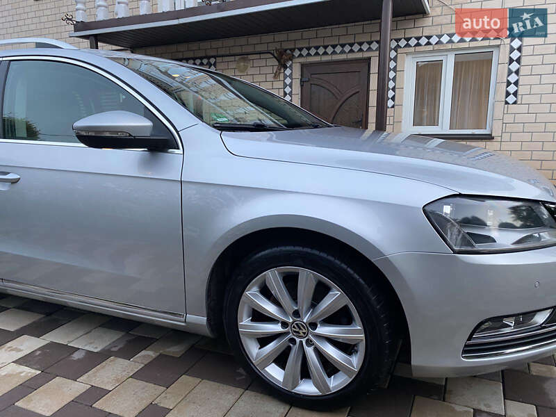 Универсал Volkswagen Passat 2012 в Бучаче