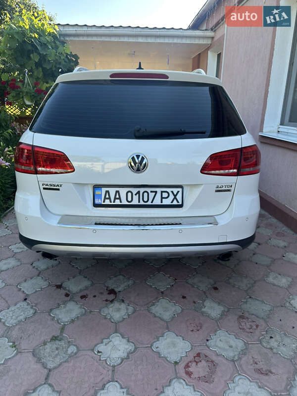 Универсал Volkswagen Passat 2013 в Киеве