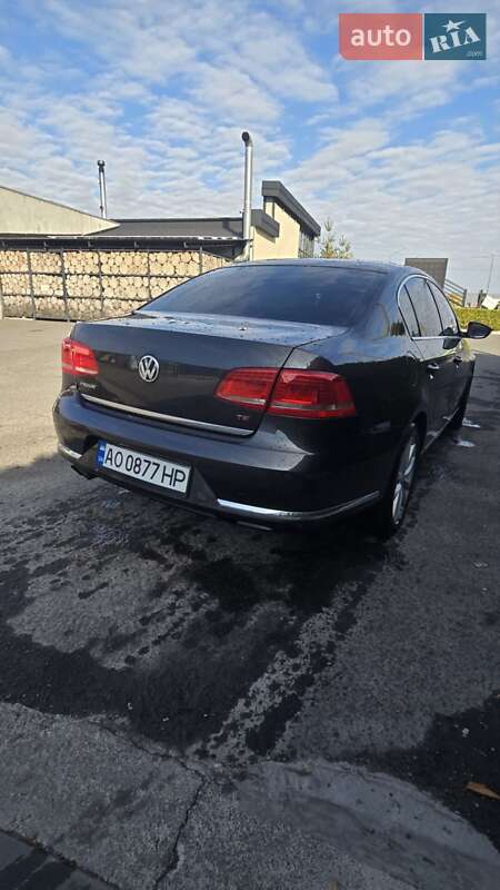 Седан Volkswagen Passat 2011 в Виноградове
