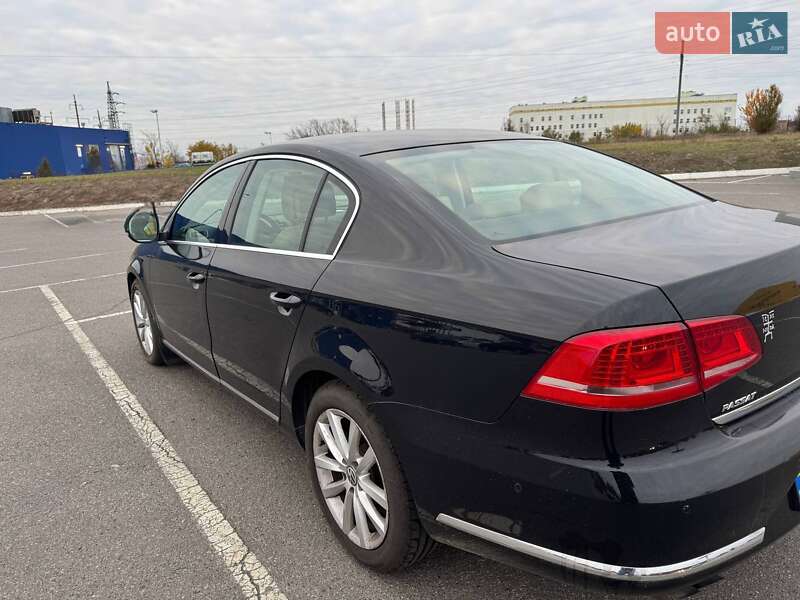 Седан Volkswagen Passat 2011 в Решетиловке