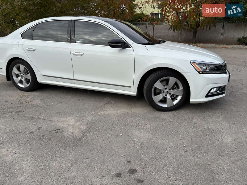 Седан Volkswagen Passat 2016 в Києві фото 4 Седан Volkswagen Passat 2016 в Києві