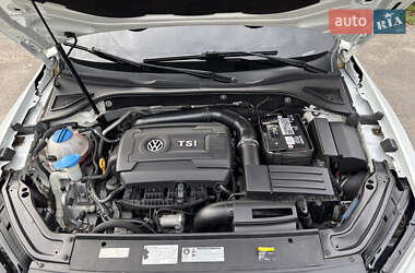 Седан Volkswagen Passat 2016 в Киеве